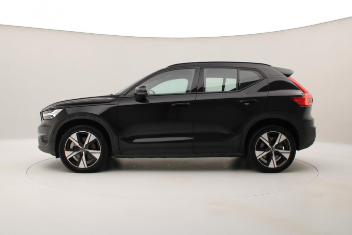 Volvo XC40 P6 RECHARGE ČR 69kWh REZERVACE