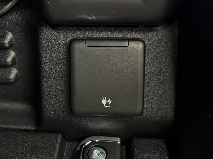 Land Rover Defender 110 D250 X-DYNAMIC SE AWD Aut 3.0 d Dynamic SE