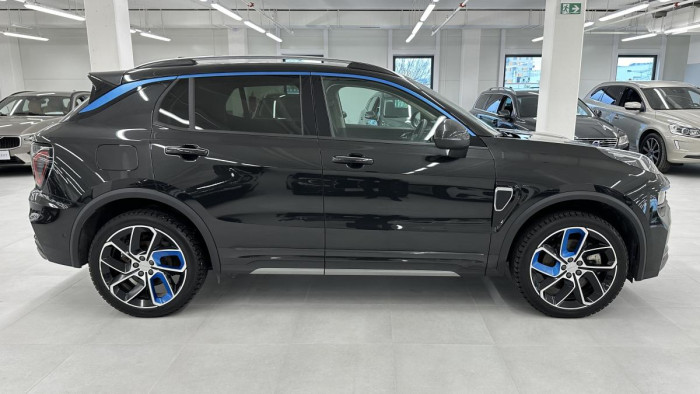 Lynk & Co 01 PHEV DCT AUT 1.maj. REZERVACE