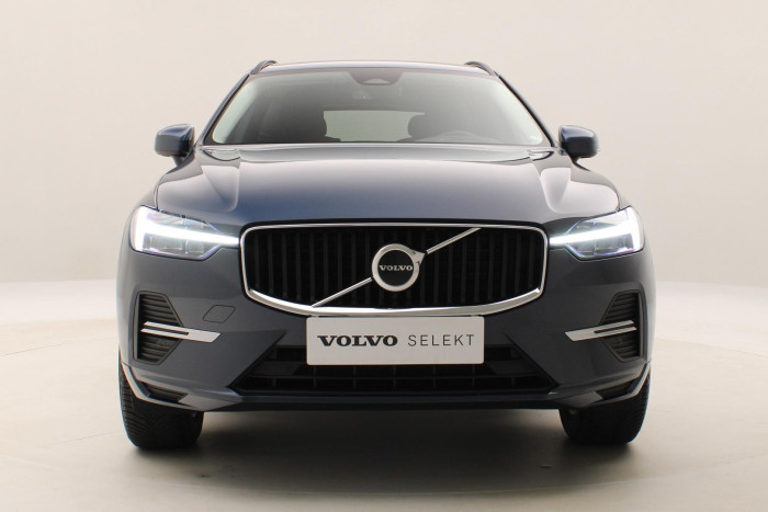 Volvo XC60 B4 AWD CORE AUT REZERVACE