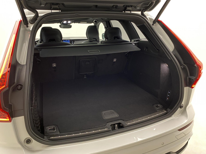 Volvo XC60 T6 AWD PLUS RECHARGE AUT 1.maj