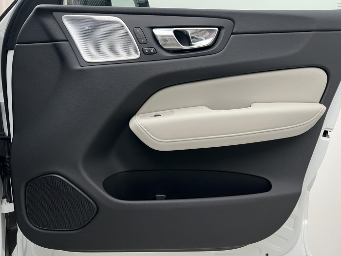 Volvo XC60 B5 AWD INSCRIPTION AUT CZ