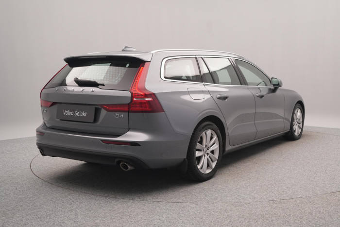 Volvo V60 B4 MOMENTUM PRO REZERVACE 2.0 Momentum