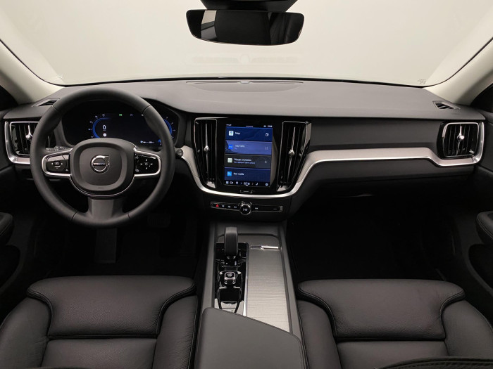 Volvo V60 B4 PLUS DARK AUT 1.maj.