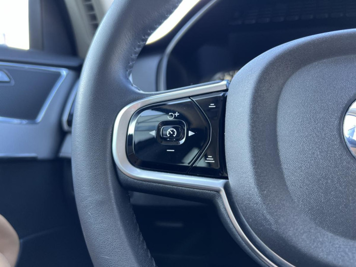 Volvo XC90 D5 AWD INSCRIPTION 7MÍSTNÁ Aut 2.0 d