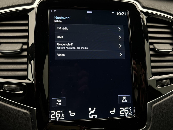 Volvo XC90 B6 AWD R-DESIGN AUT REZERVACE