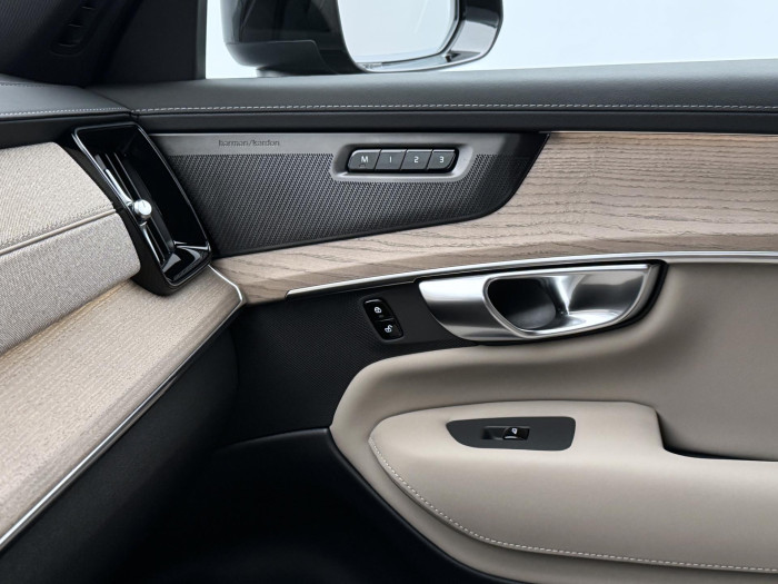 Volvo XC90 B5 AWD AUT DARK PLUS 7míst