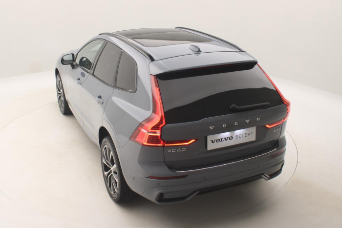 Volvo XC60 B4 AWD ULTIMATE DARK AUT CZ