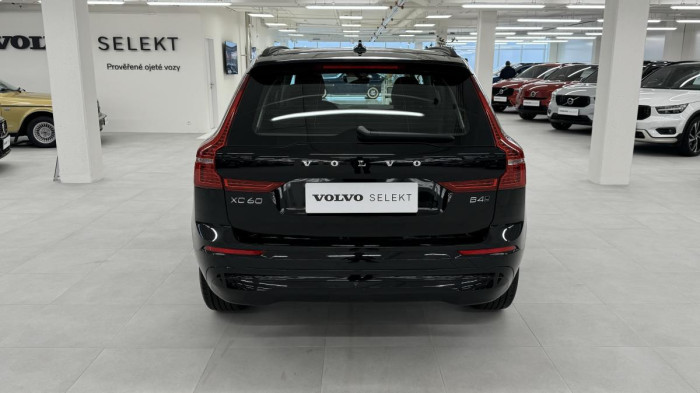 Volvo XC60 B4 AWD MOMENTUM AUT REZERVACE 2.0 Momentum