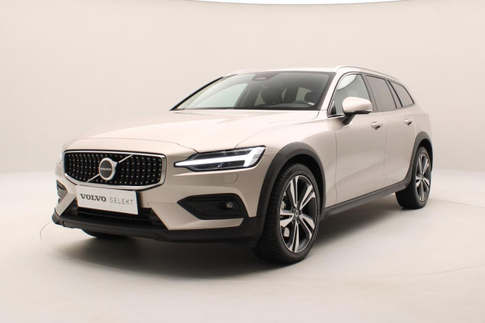 Volvo V60 CC B4 AWD PLUS AUT CZ 1.maj