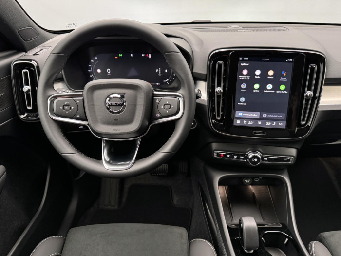 Volvo XC40 B3 AUT DARK PLUS