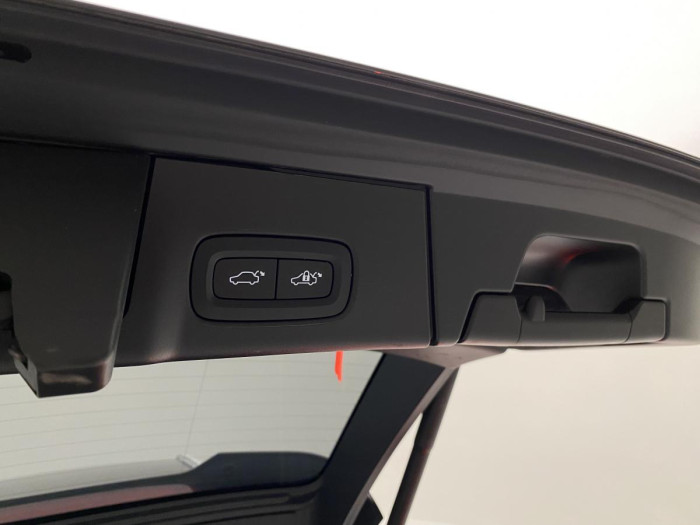 Volvo V90 B4 MOMENTUM AUT REZERVECE 2.0 Momentum