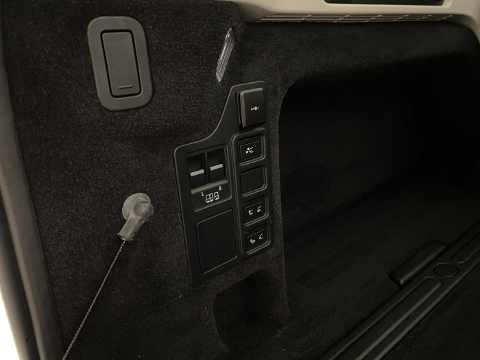 Land Rover Discovery D300 SE AWD AUT CZ 3.0 d SE