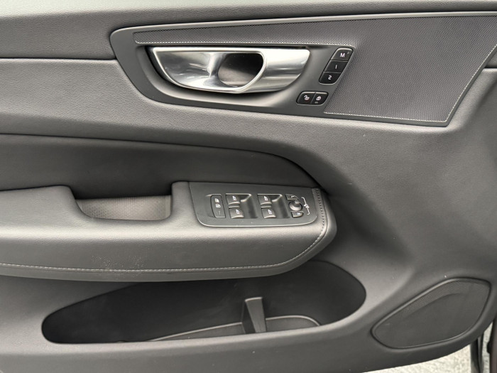 Volvo XC60 B5 AWD PLUS DARK AUT CZ 1.maj.