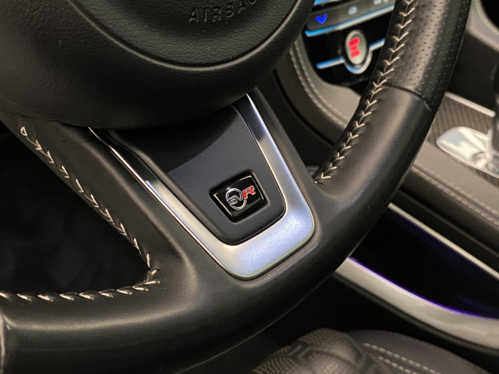 Jaguar F-Pace 5.0 V8 SVR AWD REZERVACE 5.0 V8