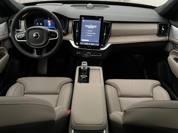 Volvo XC90 B5 AWD DARK ULTRA AUT