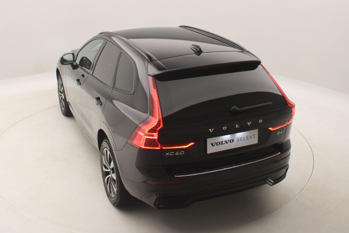 Volvo XC60 B4 AWD R-DESIGN AUT CZ 1.maj