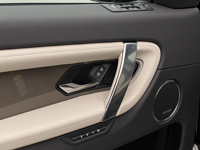 Land Rover Discovery Sport D200 DYNAMIC SE AWD REZERVACE 2.0 d Dynamic SE