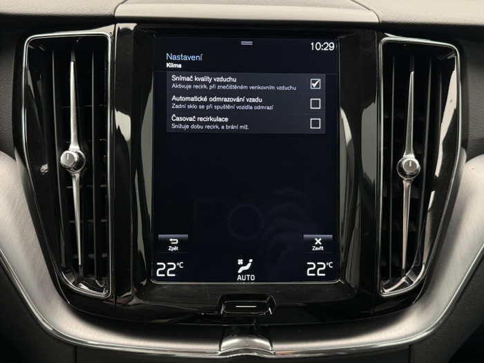 Volvo XC60 T5 MOMENTUM CZ 1.maj 2.0 Momentum