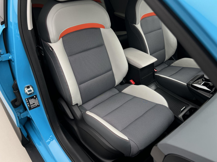 MG MG4 EV EXCLUSIVE 77kWh CZ 1.maj. Exclusive