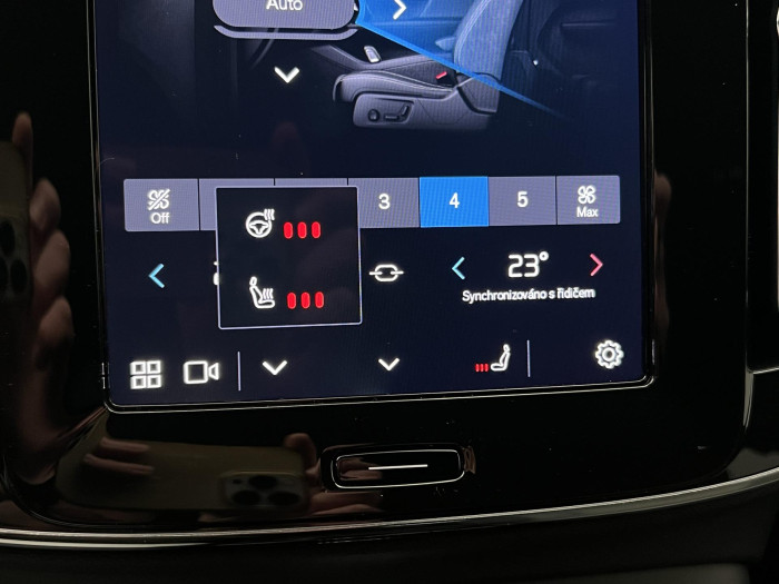 Volvo XC40 B3 PLUS DARK AUT CZ