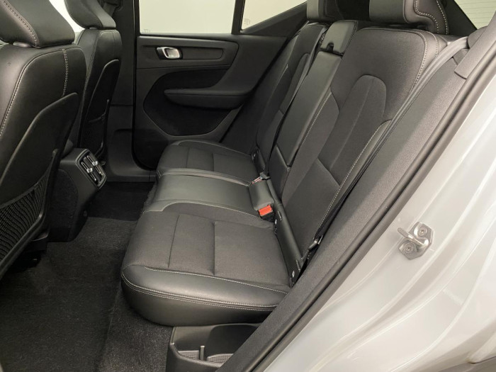 Volvo XC40 D4 AWD MOMENTUM REZERVACE 2.0 d Momentum