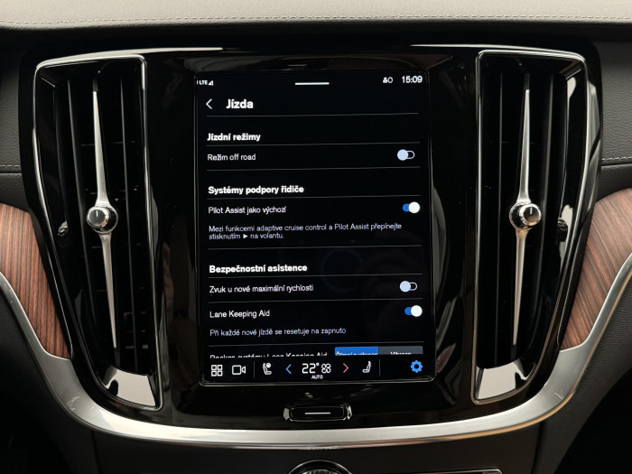 Volvo V60 CC B5 AWD ULTIMATE REZERVACE 2.0 CC CC