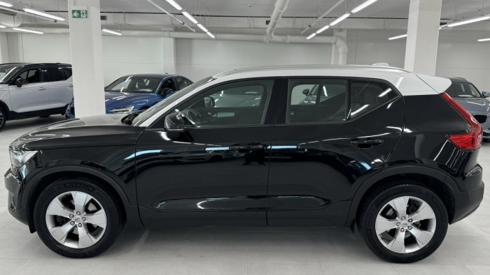 Volvo XC40 T4 AWD MOMENTUM AUT REZERVACE 2.0 Momentum