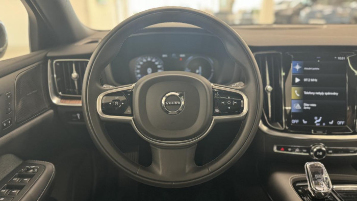 Volvo V60 T6 RECHARGE AWD REZERVACE