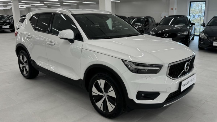 Volvo XC40 T5 TWIN ENGINE REZERVACE