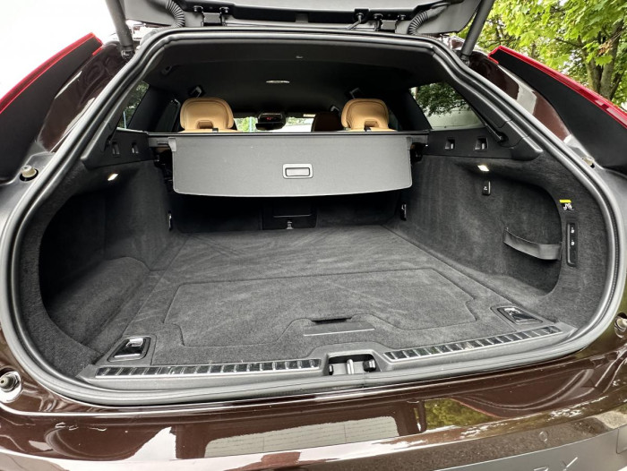 Volvo V90 CROSS COUNTRY D5 AWD REZERVACE 2.0 d