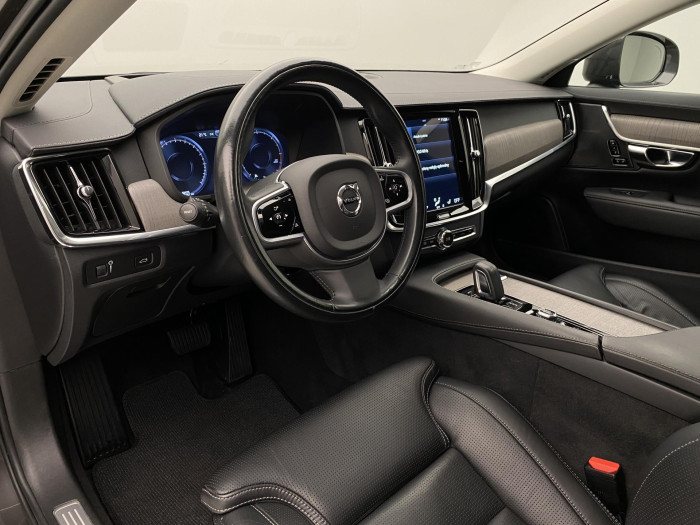 Volvo V90 CC B5 AWD MOMENTUM AUT CZ 2.0 CC CC Momentum