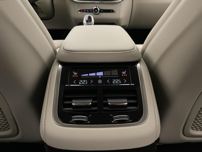 Volvo XC90 T8 AWD RECHARGE DARK PLUS 7m