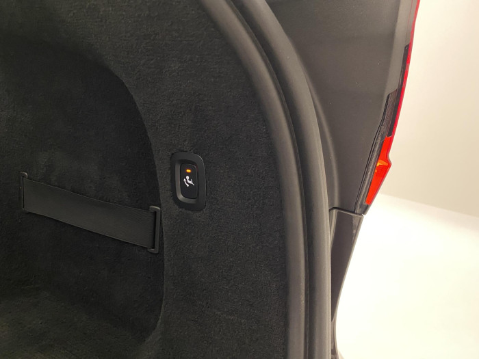 Volvo V90 T8 AWD RECHARGE REZERVACE