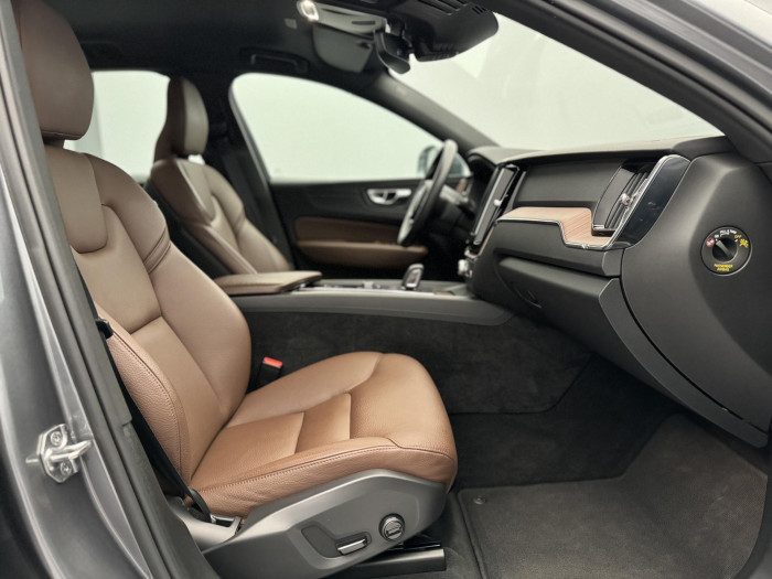 Volvo XC60 B4 INSCRIPTION AUT CZ 1 .maj