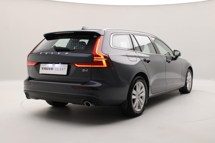 Volvo V60 B4 MOMENTUM AUT REZERVACE 2.0 Momentum