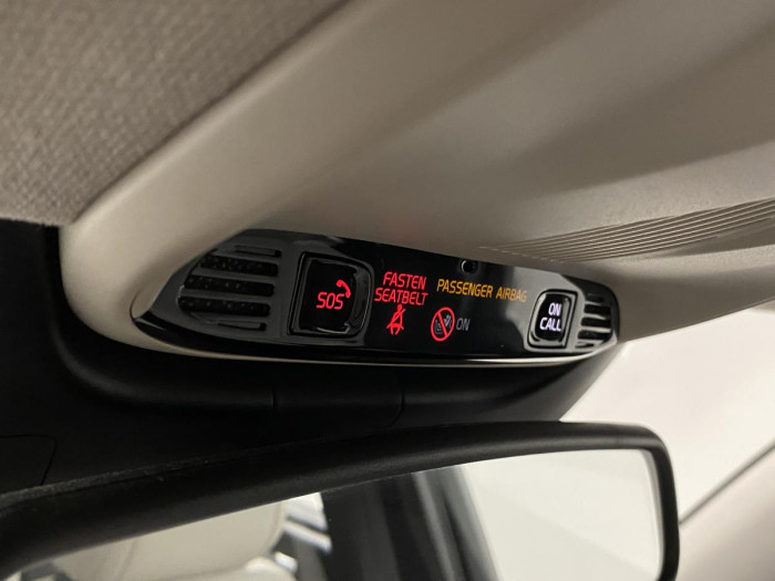 Volvo XC40 D3 MOMENTUM AUT REZERVACE 2.0 d Momentum