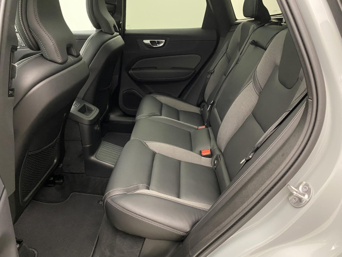 Volvo XC60 T6 AWD PLUG-IN DARK PLUS AUT