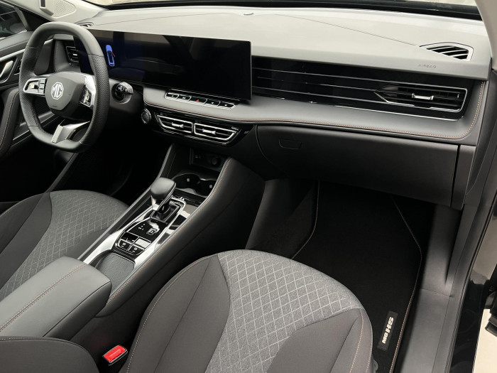 MG HS 1.5 TGI EMOTION 7DCT AUT CZ