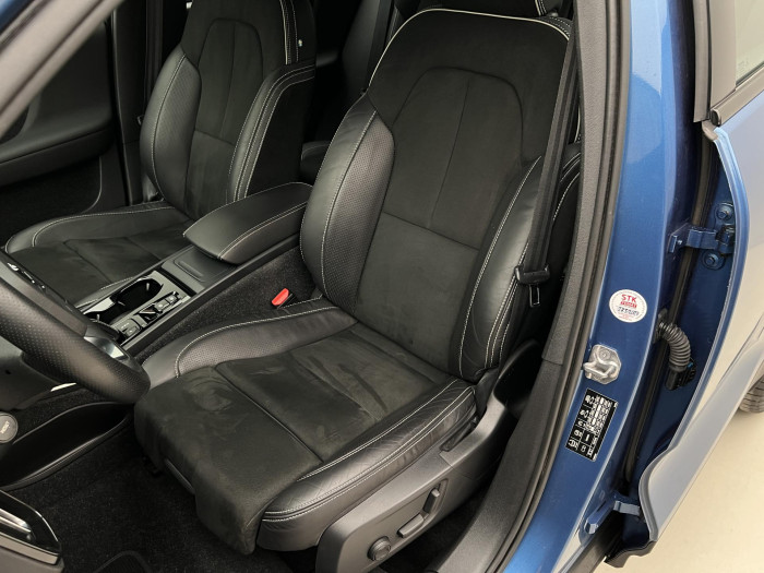 Volvo XC40 D4 AWD R-DESIGN AUT CZ 2.0 d