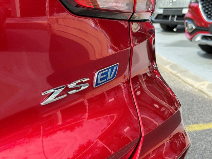 MG ZS EV EXCITE 70kWh SKLADEM!