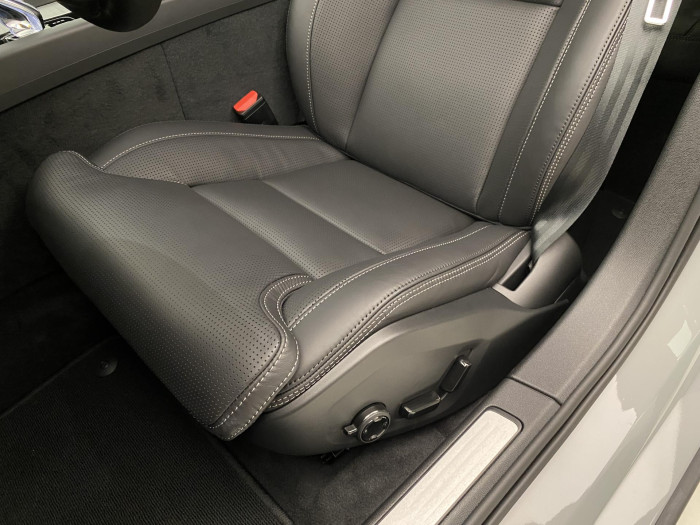 Volvo V60 B4 AUT DARK PLUS