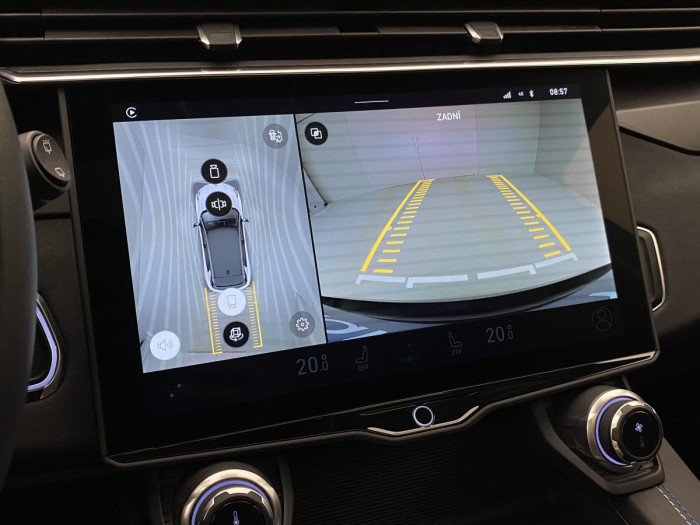 Lynk & Co 01 PHEV DCT AUT 1.maj. REZERVACE