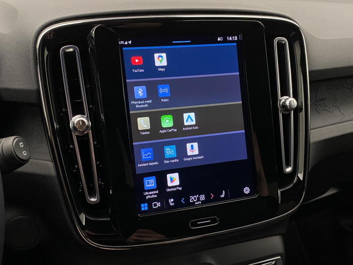 Volvo XC40 CORE SINGLE MOTOR RECHARGE