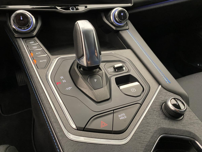 Lynk & Co 01 PHEV DCT AUT REZERVACE