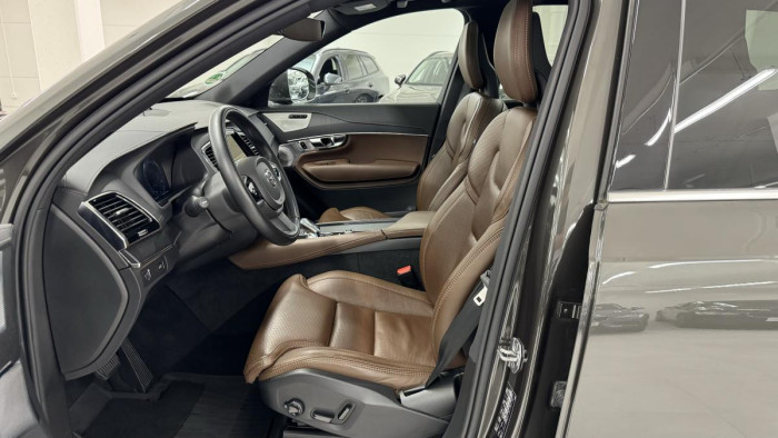 Volvo XC90 B6 AWD INSCRIPTION REZERVACE