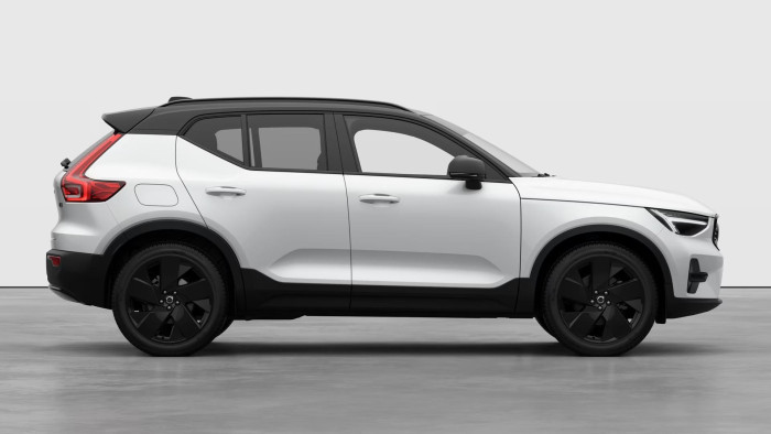 Volvo XC40 B3 AUT PLUS BLACK EDITION