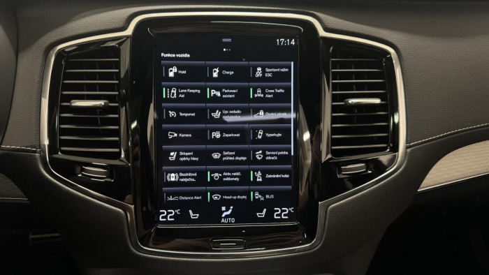 Volvo XC90 T8 AWD R-DESIGN REZERVACE