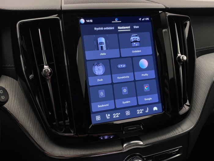 Volvo XC60 T8 AWD PLUG-IN DARK ULTRA CZ