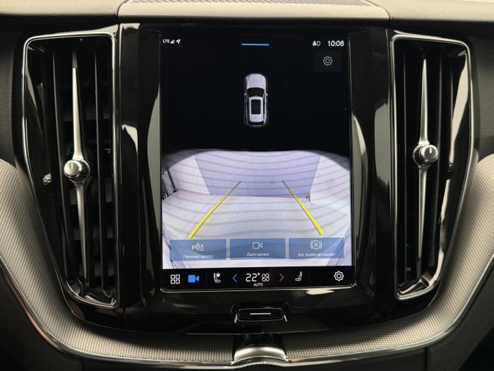 Volvo XC60 B4 AWD PLUS DARK AUT